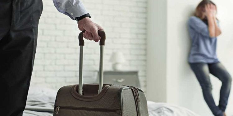 مجازات ترک منزل توسط مرد