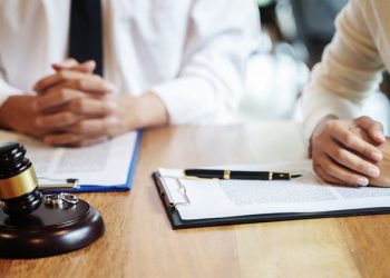 معایب دادن حق طلاق به زن