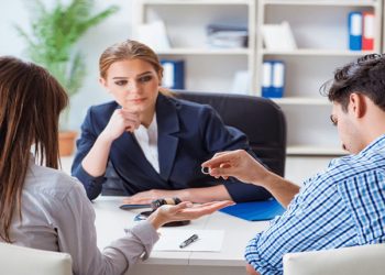 وکیل طلاق کیست