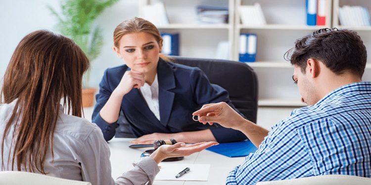 وکیل طلاق کیست
