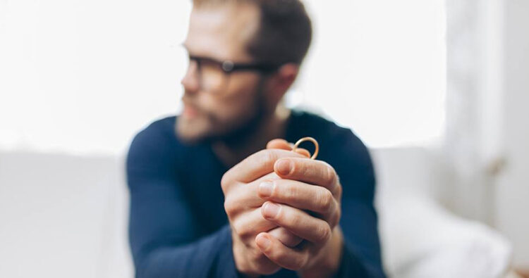 معایب طلاق از طرف مرد